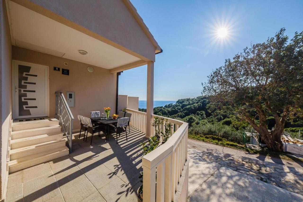 Villa Luana Vis Exterior foto
